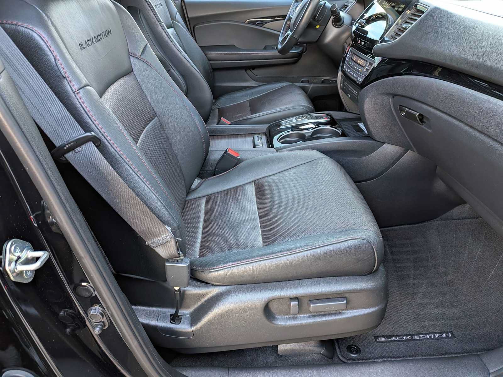 Used 2020 Honda Pilot Black Edition image 21