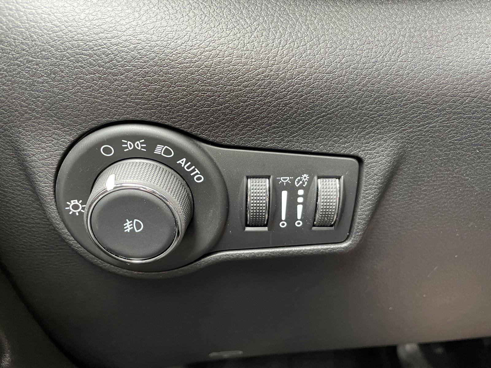 Used 2024 Jeep Compass Trailhawk w/ Trailhawk Elite Group image 30