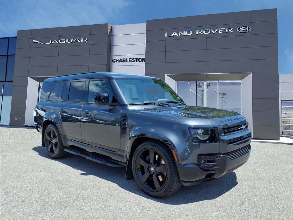 Certified 2025 Land Rover Defender 130 X-Dynamic SE AWD/4WD image 7