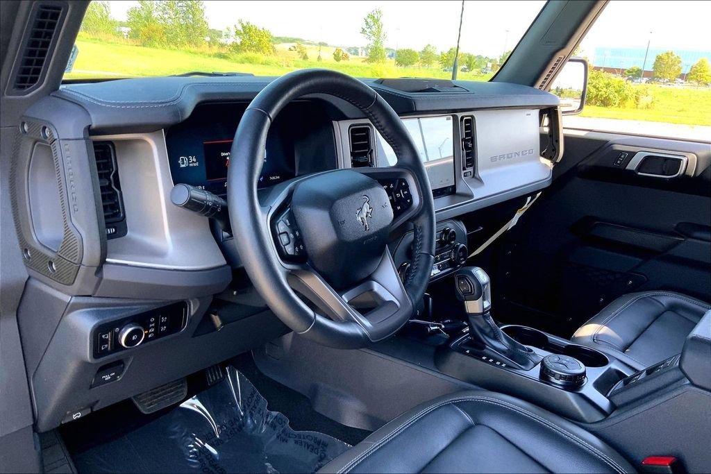 Used 2025 Ford Bronco Outer Banks AWD/4WD image 11