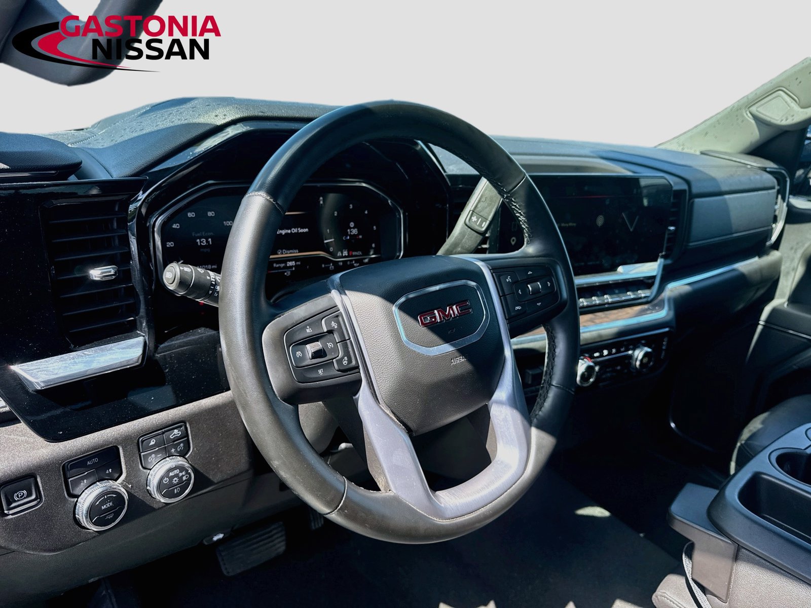 Used 2025 GMC Sierra 1500 SLT AWD/4WD image 11