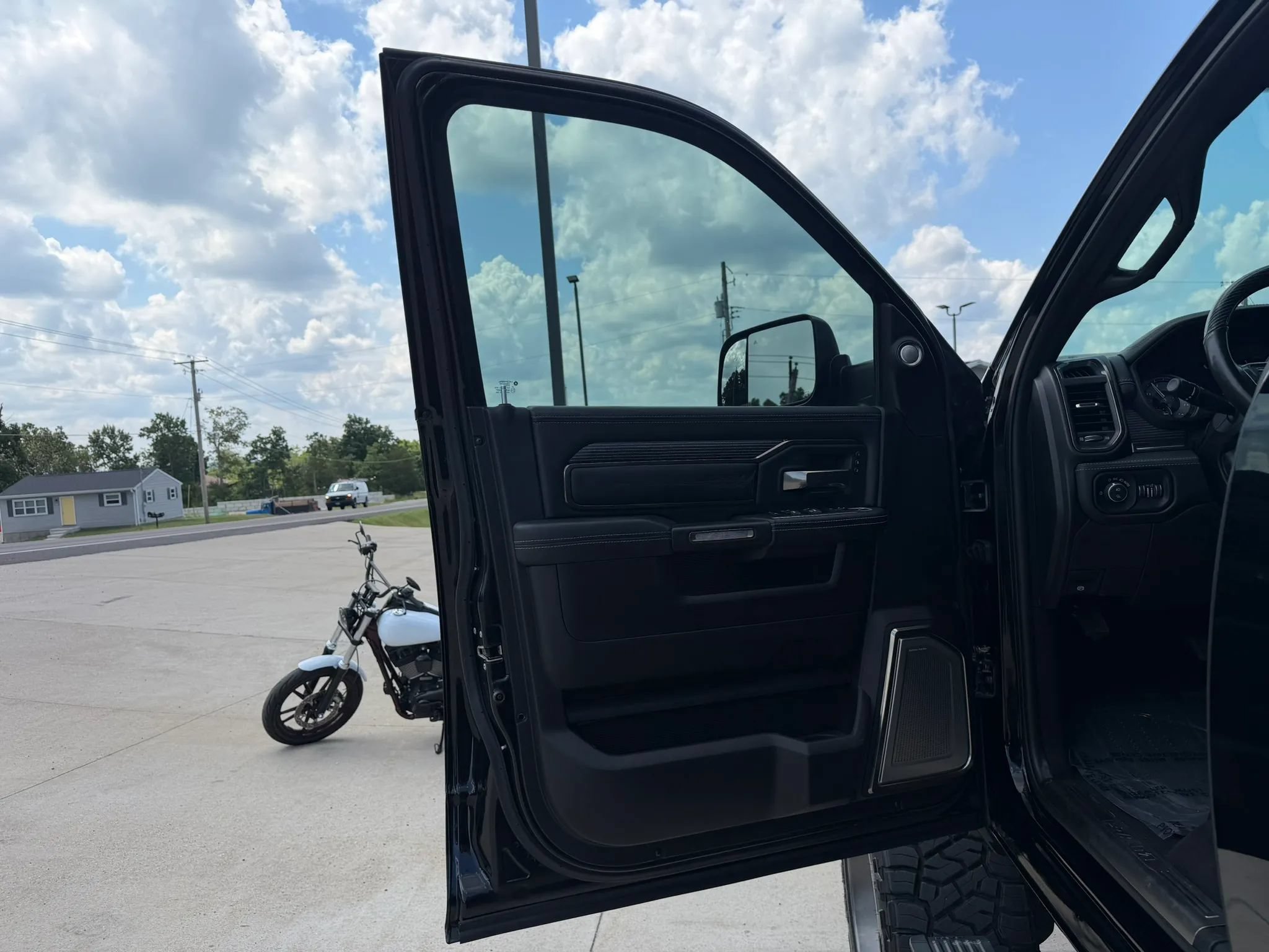 Used 2020 RAM 2500 Limited AWD/4WD image 12