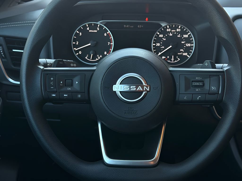 Used 2023 Nissan Rogue S image 11