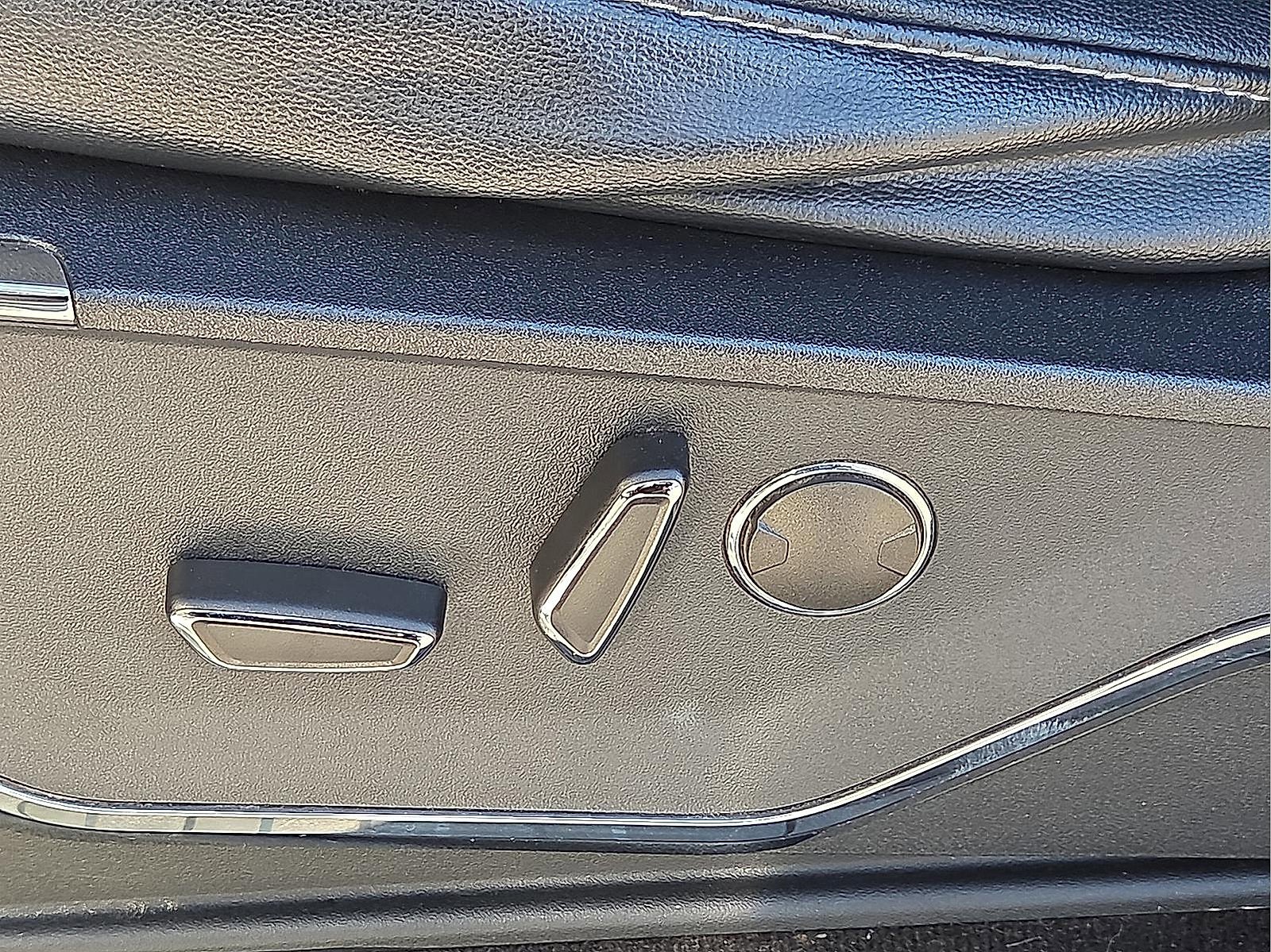 Used 2022 Ford F150 Lariat w/ Equipment Group 502A High image 14