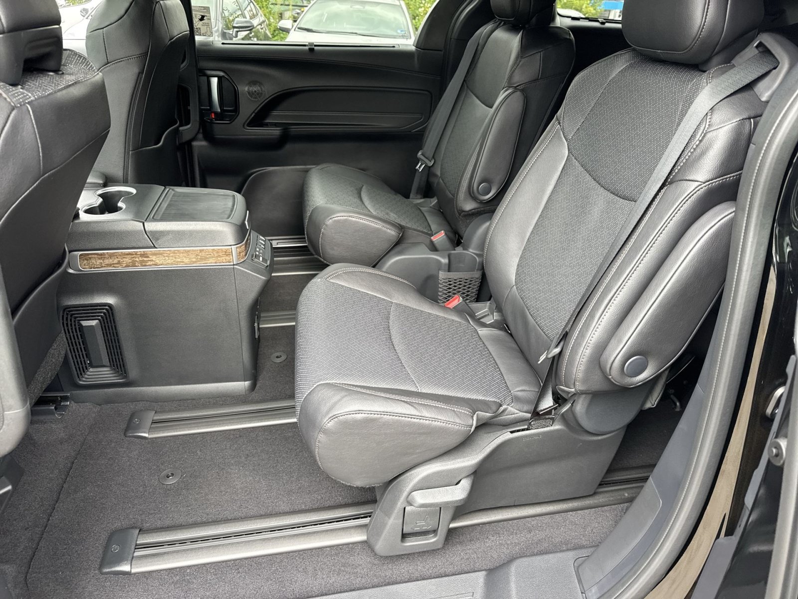 New 2026 Toyota Sienna Platinum AWD/4WD image 33