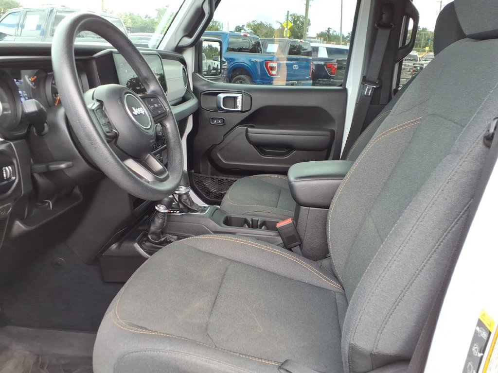 Used 2025 Jeep Gladiator Sport AWD/4WD image 24