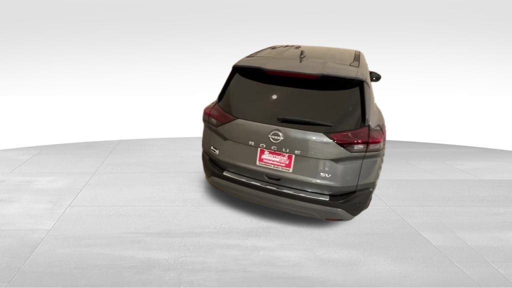 Used 2023 Nissan Rogue SV image 4