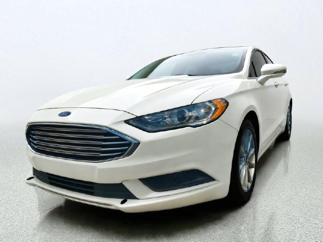 Used 2017 Ford Fusion SE w/ Fusion SE Technology Package FWD image 5