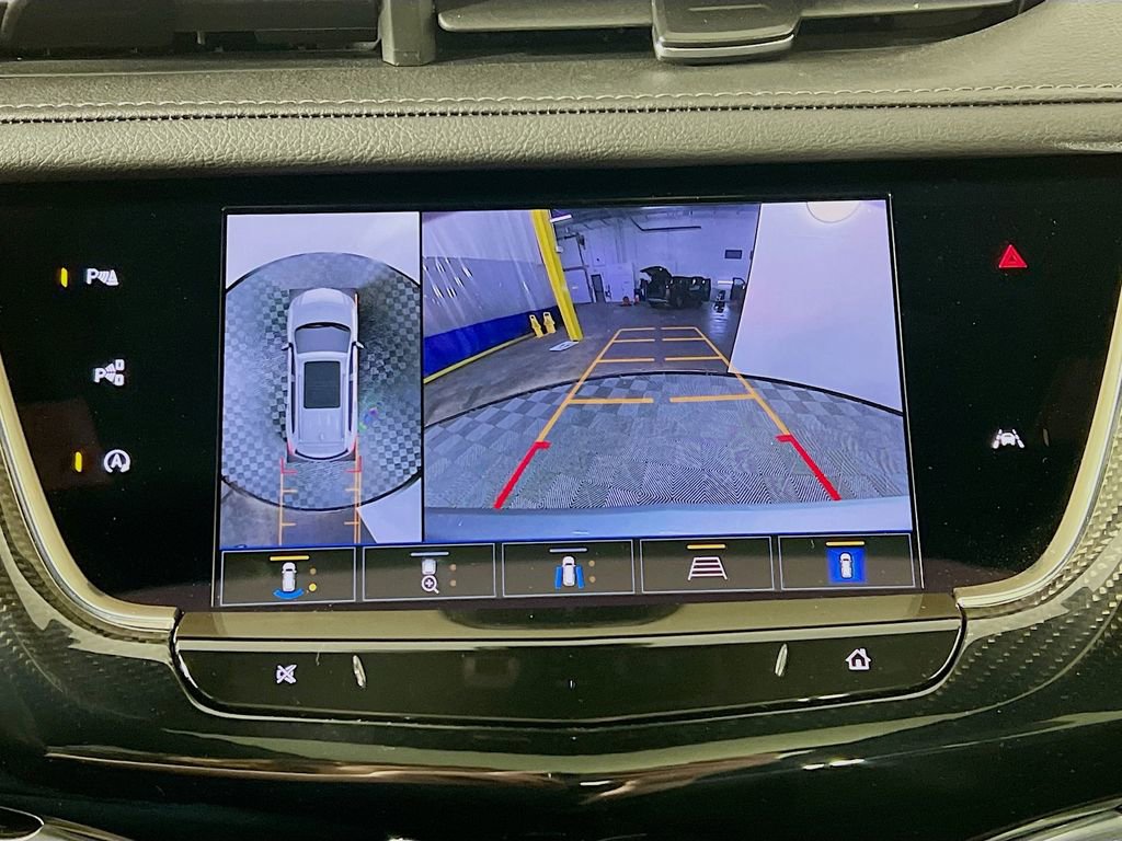 Used 2023 Cadillac XT6 Sport w/ Technology Package image 14