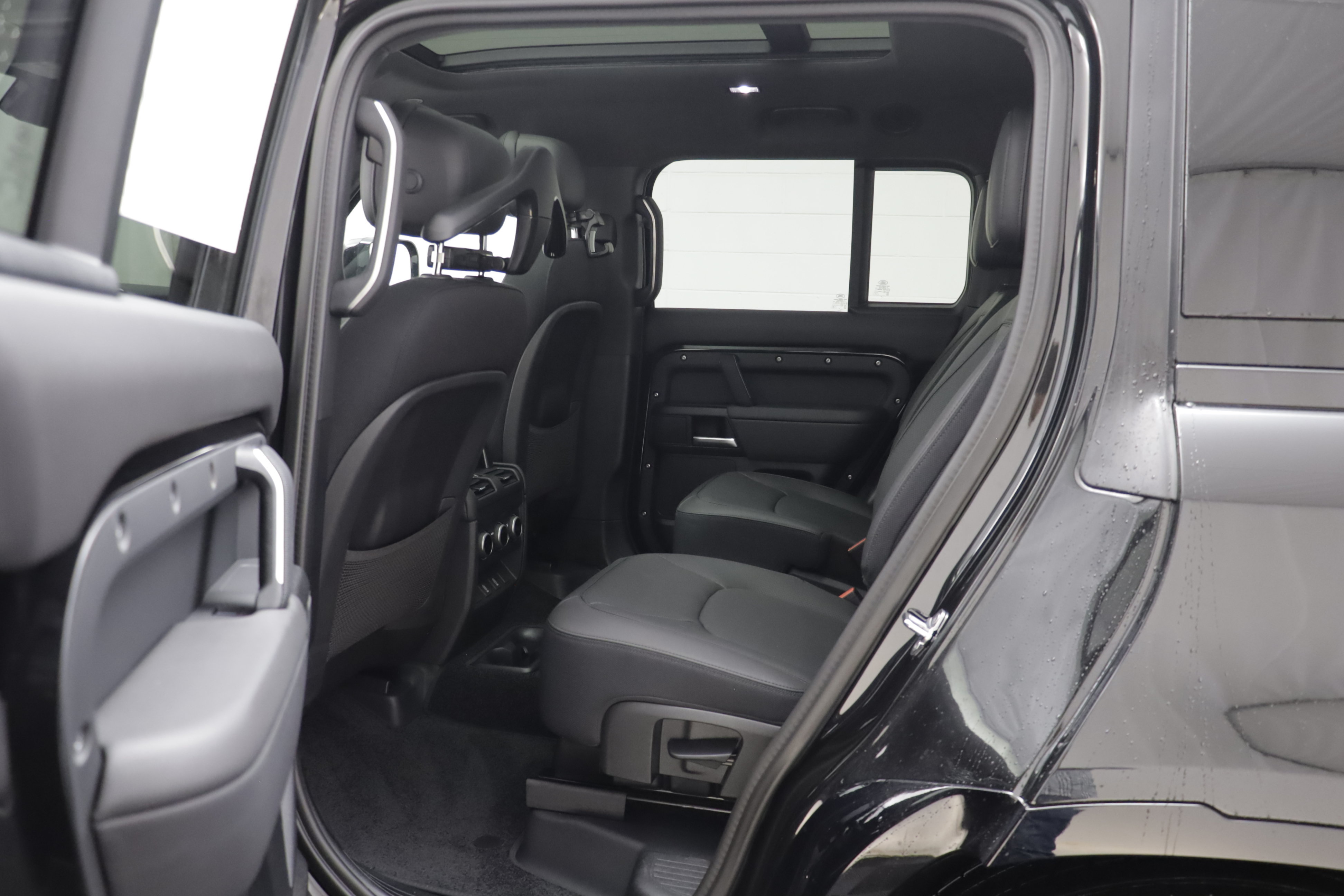 New 2026 Land Rover Defender 130 V8 AWD/4WD image 16