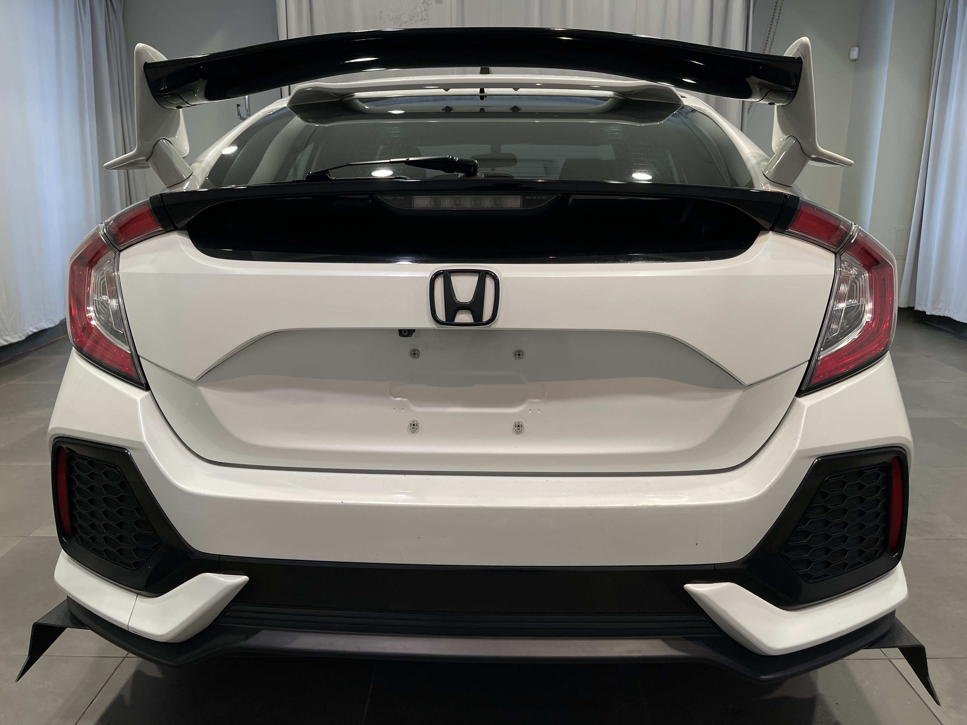 Used 2018 Honda Civic EX image 5