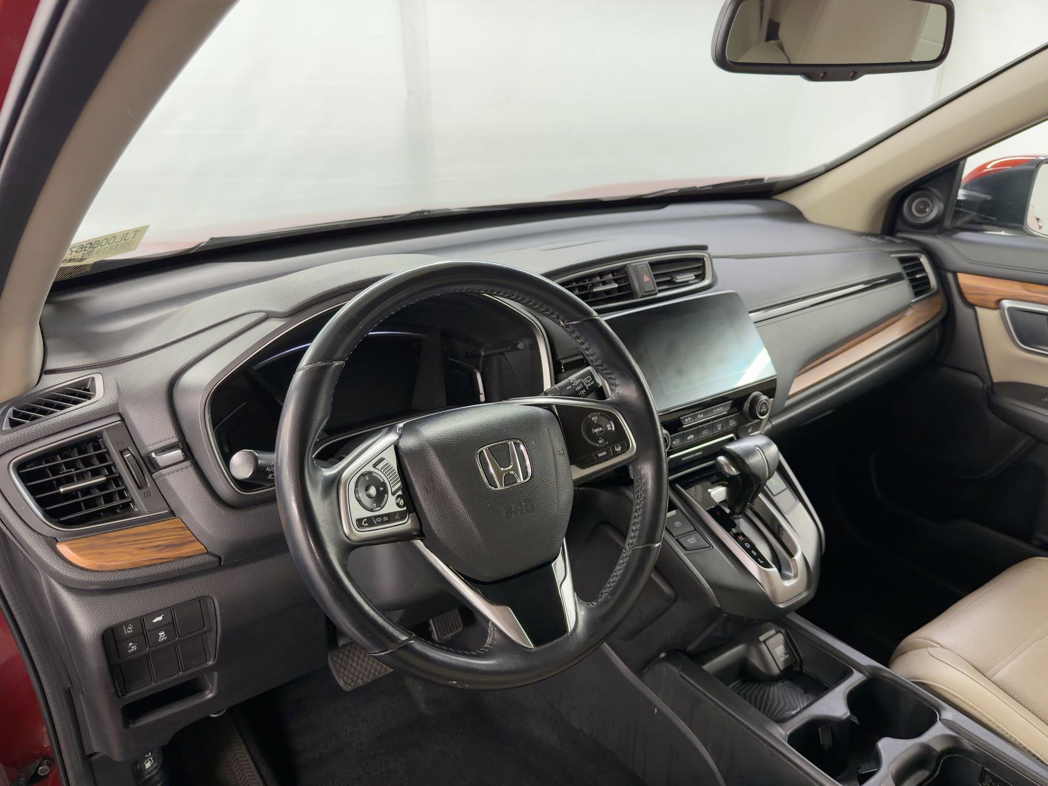 Used 2018 Honda CR-V Touring image 4