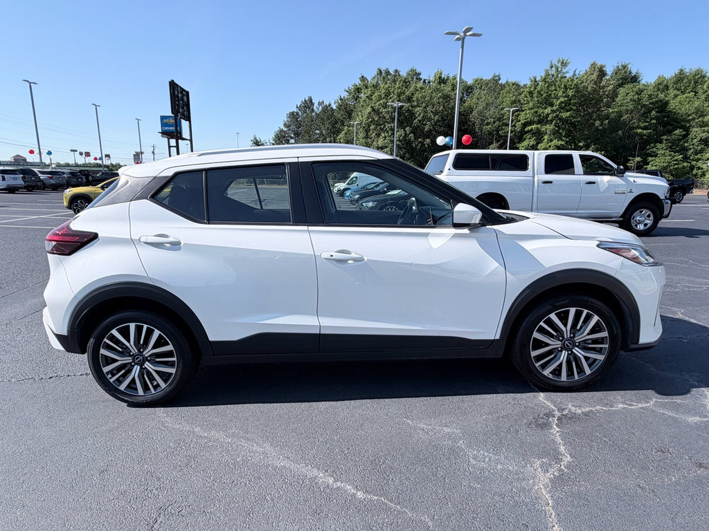 Used 2024 Nissan Kicks SV FWD image 4