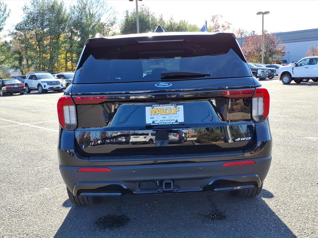 Used 2025 Ford Explorer ST-Line w/ ST-Line Street Pack image 6