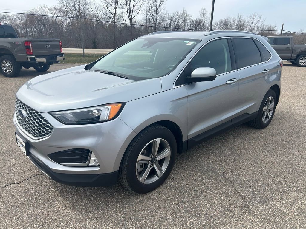 Used 2024 Ford Edge SEL w/ Convenience Package AWD/4WD image 3