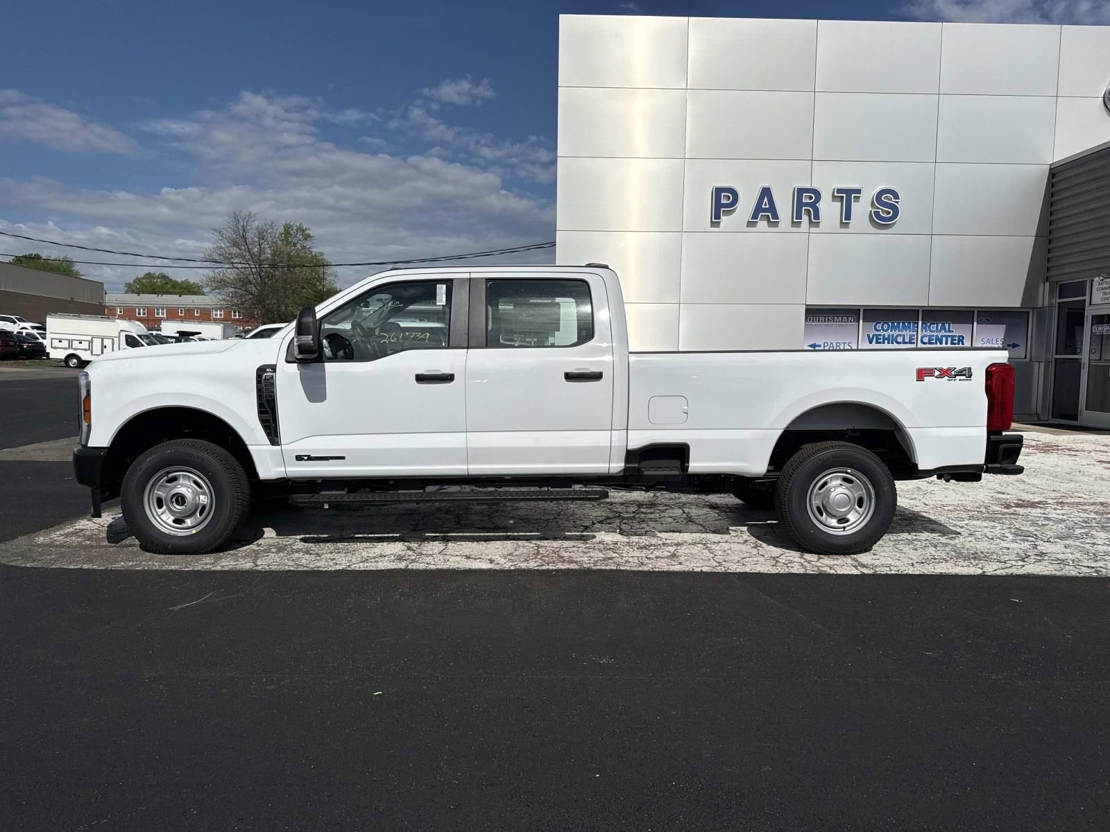 New 2026 Ford F250 4x4 Crew Cab Super Duty image 6