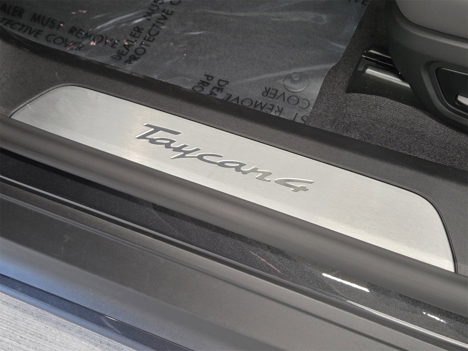 Used 2025 Porsche Taycan image 24