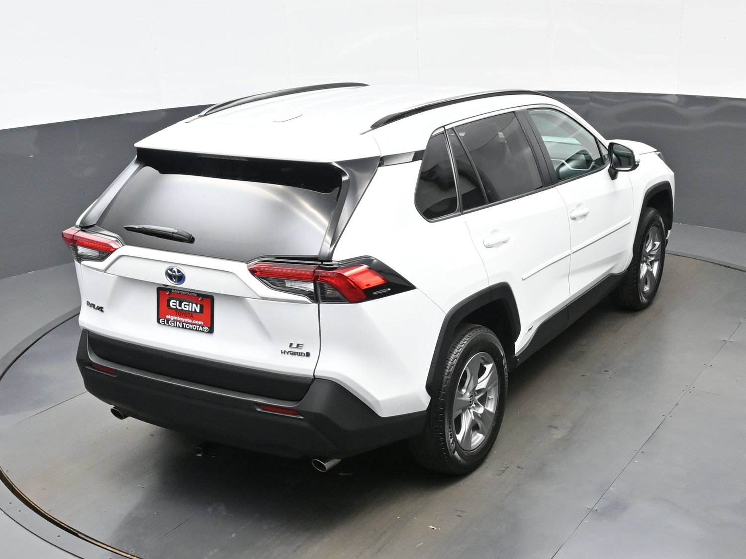 Used 2024 Toyota RAV4 LE AWD/4WD image 38