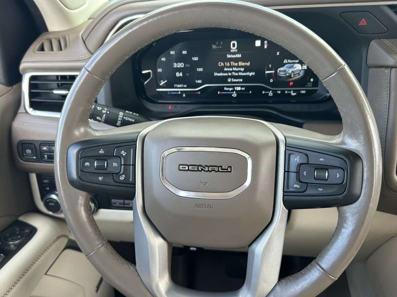 Used 2022 GMC Yukon Denali w/ Denali Premium Package AWD/4WD image 26
