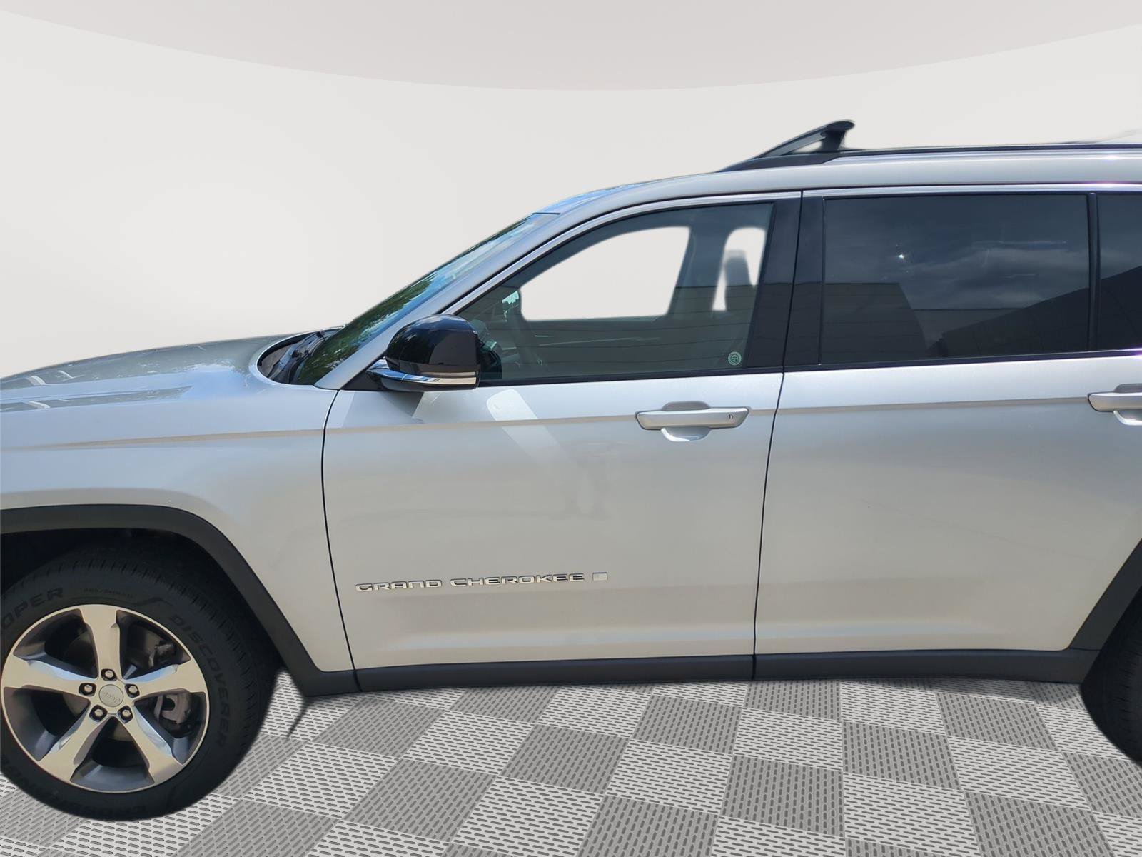 Used 2021 Jeep Grand Cherokee L Limited RWD image 18