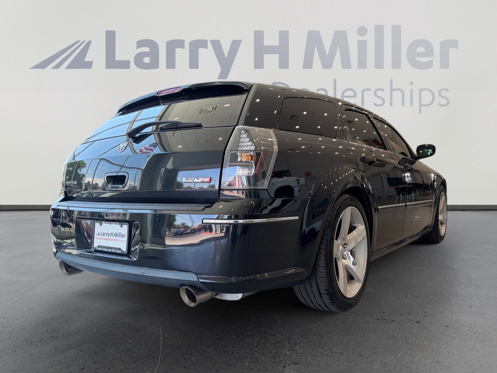 Used 2006 Dodge Magnum SRT8 w/ SRT Option Group III RWD image 5