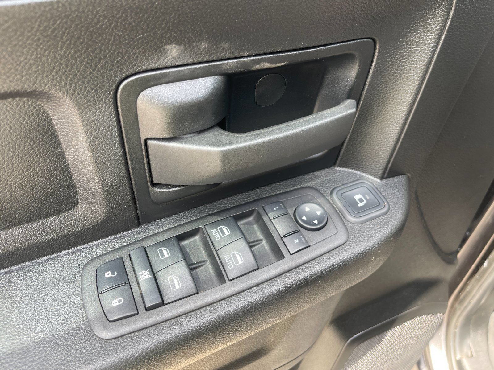 Used 2023 RAM 4500 Tradesman w/ Chrome Appearance Group AWD/4WD image 13