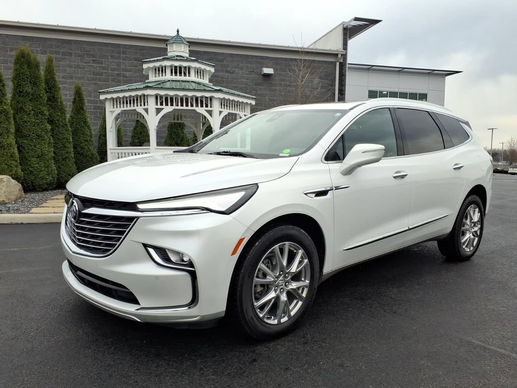 Used 2023 Buick Enclave Essence w/ Experience Buick Package AWD/4WD image 2