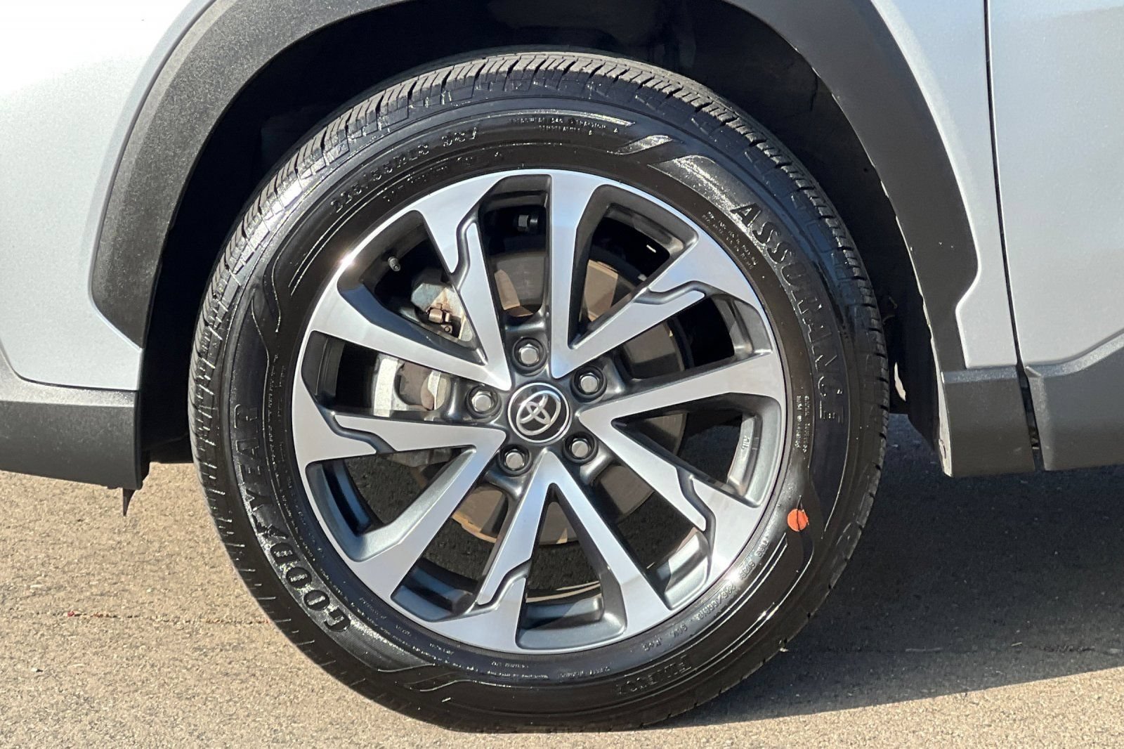 Certified 2025 Toyota Corolla Cross XLE FWD image 41
