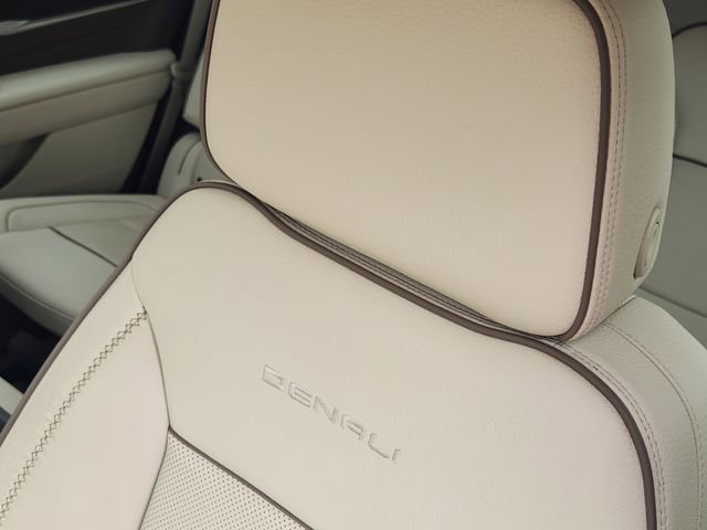 Used 2023 GMC Yukon Denali w/ LPO, Floor Liner Package AWD/4WD image 15