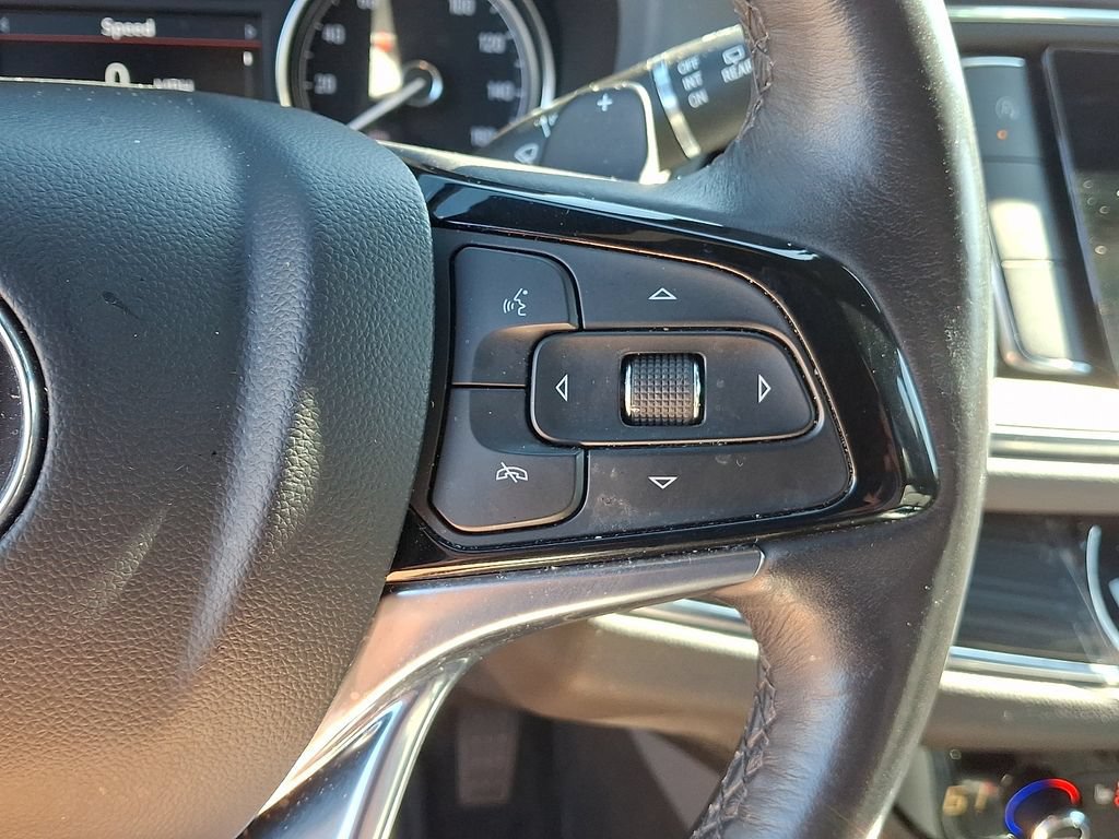 Used 2024 Buick Enclave Essence w/ Technology Package AWD/4WD image 28