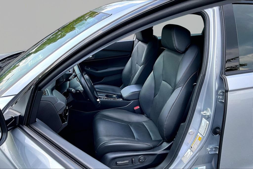 Used 2025 Honda Accord Sport image 16