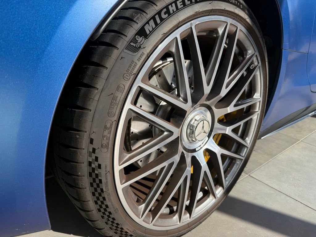 Used 2025 Mercedes-Benz SL 55 AMG 4MATIC image 11