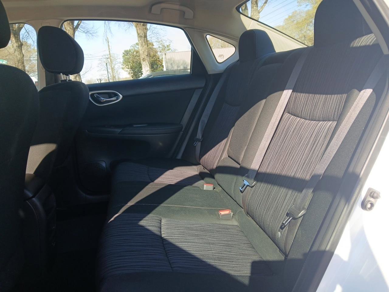 Used 2019 Nissan Sentra SV w/ Special Edition Package FWD image 10