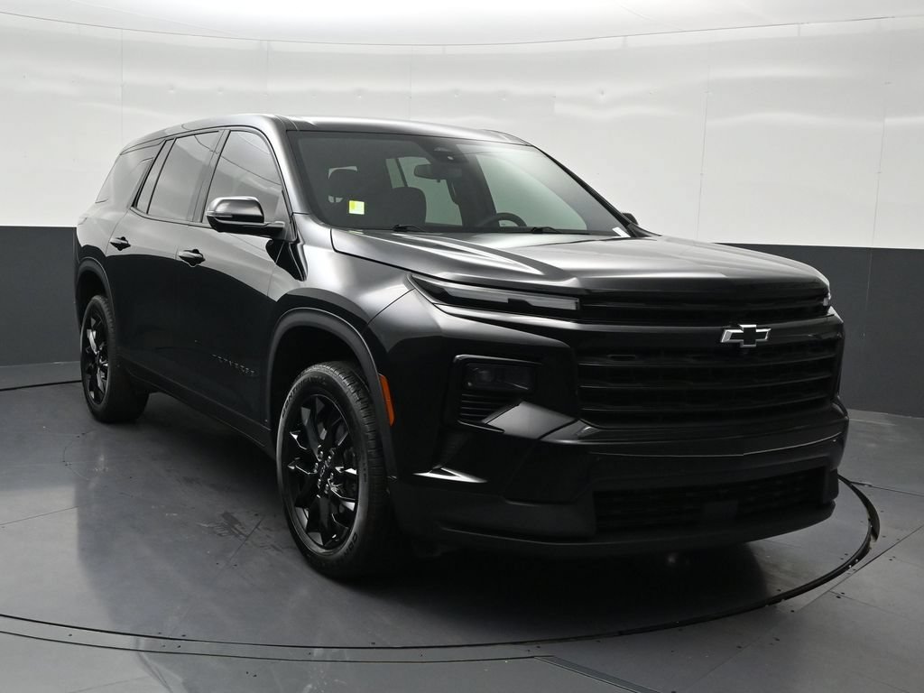 Used 2024 Chevrolet Traverse LS w/ Midnight/Sport Edition FWD image 8