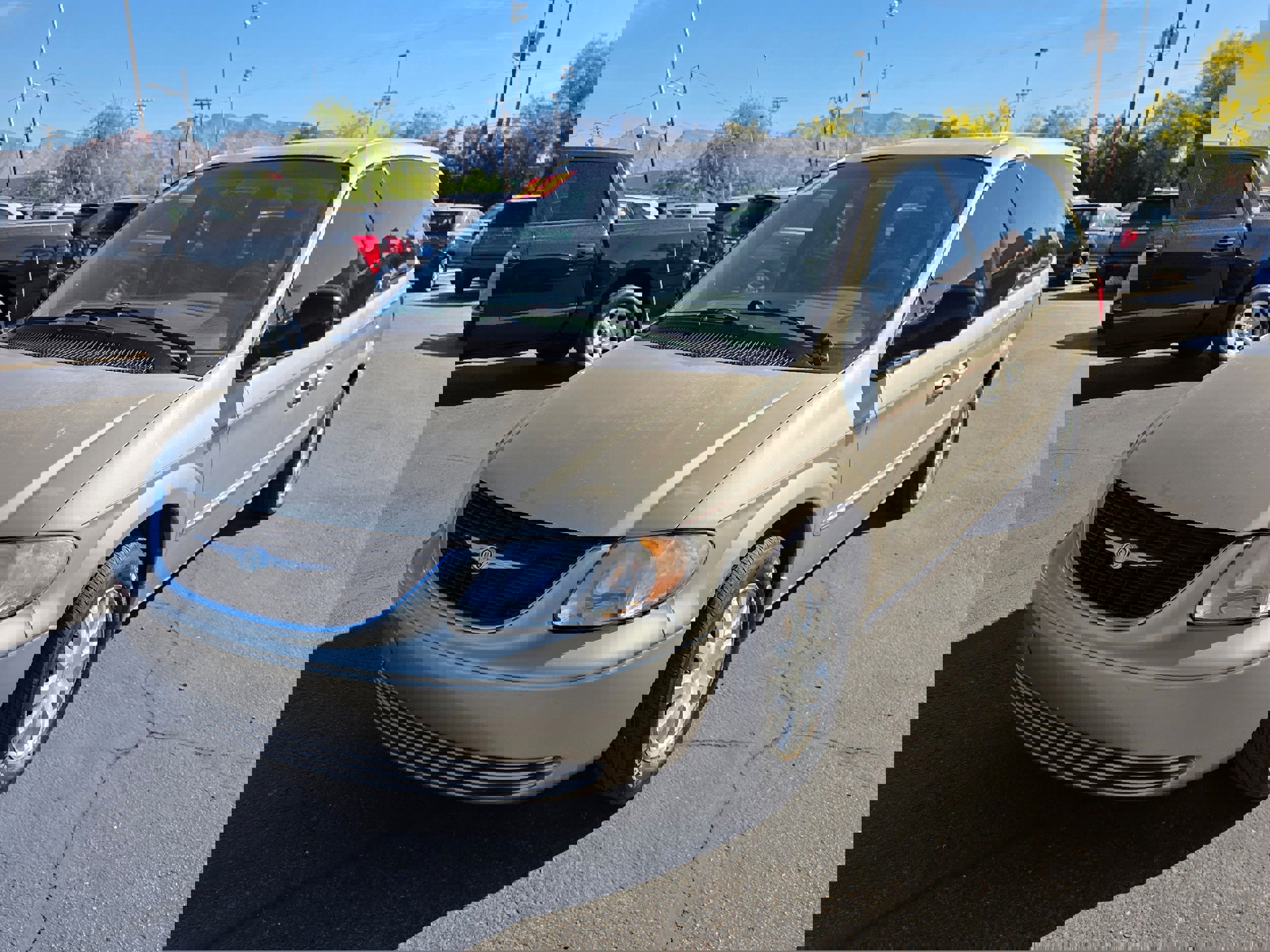 Used 2003 Chrysler Town & Country LX FWD image 1