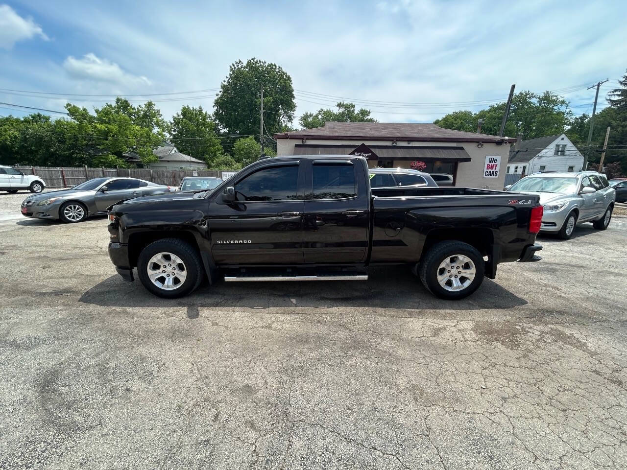 Used 2018 Chevrolet Silverado 1500 LT w/ All Star Edition AWD/4WD image 4