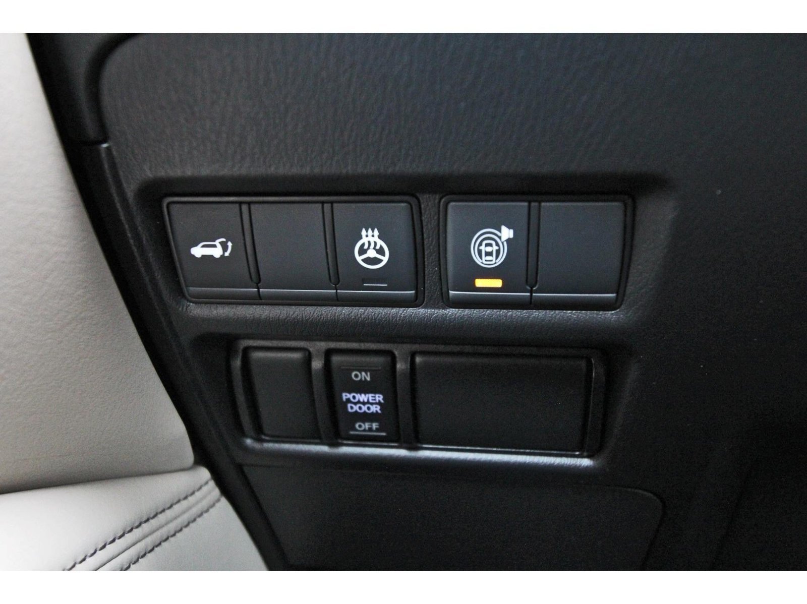 Used 2022 Nissan Armada Platinum w/ Captain's Chairs Package RWD image 24