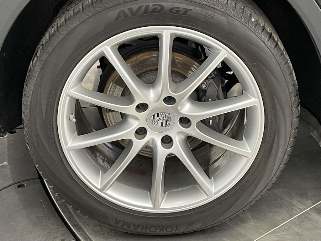 Used 2022 Porsche Cayenne image 13