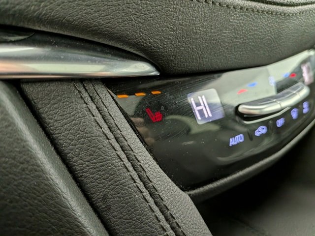 Certified 2022 Cadillac XT5 Premium Luxury image 10