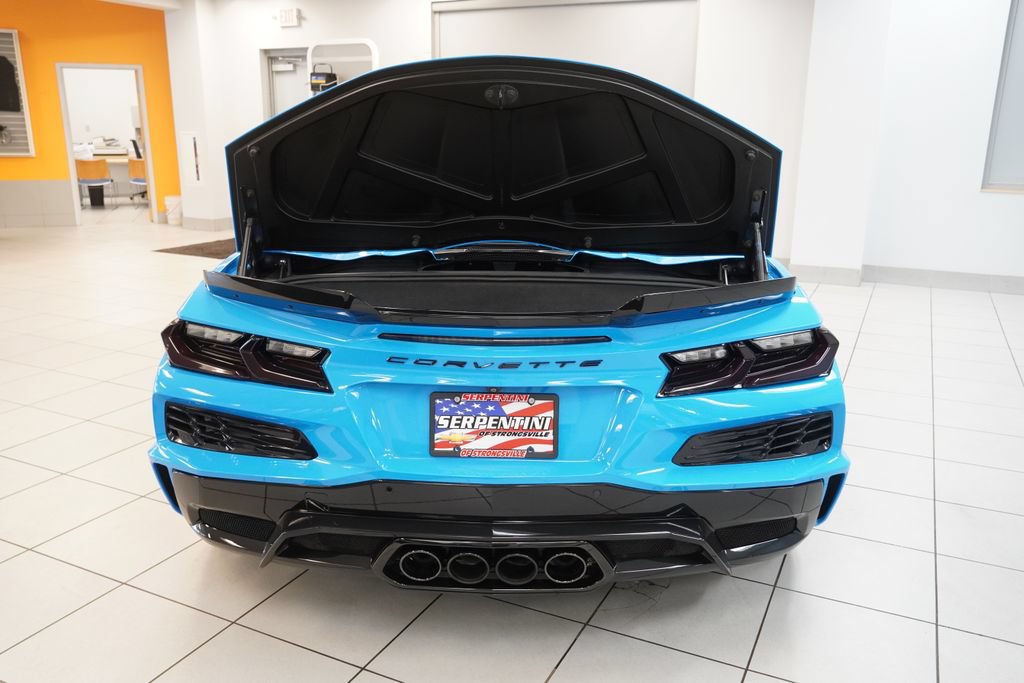Used 2024 Chevrolet Corvette Z06 RWD image 9