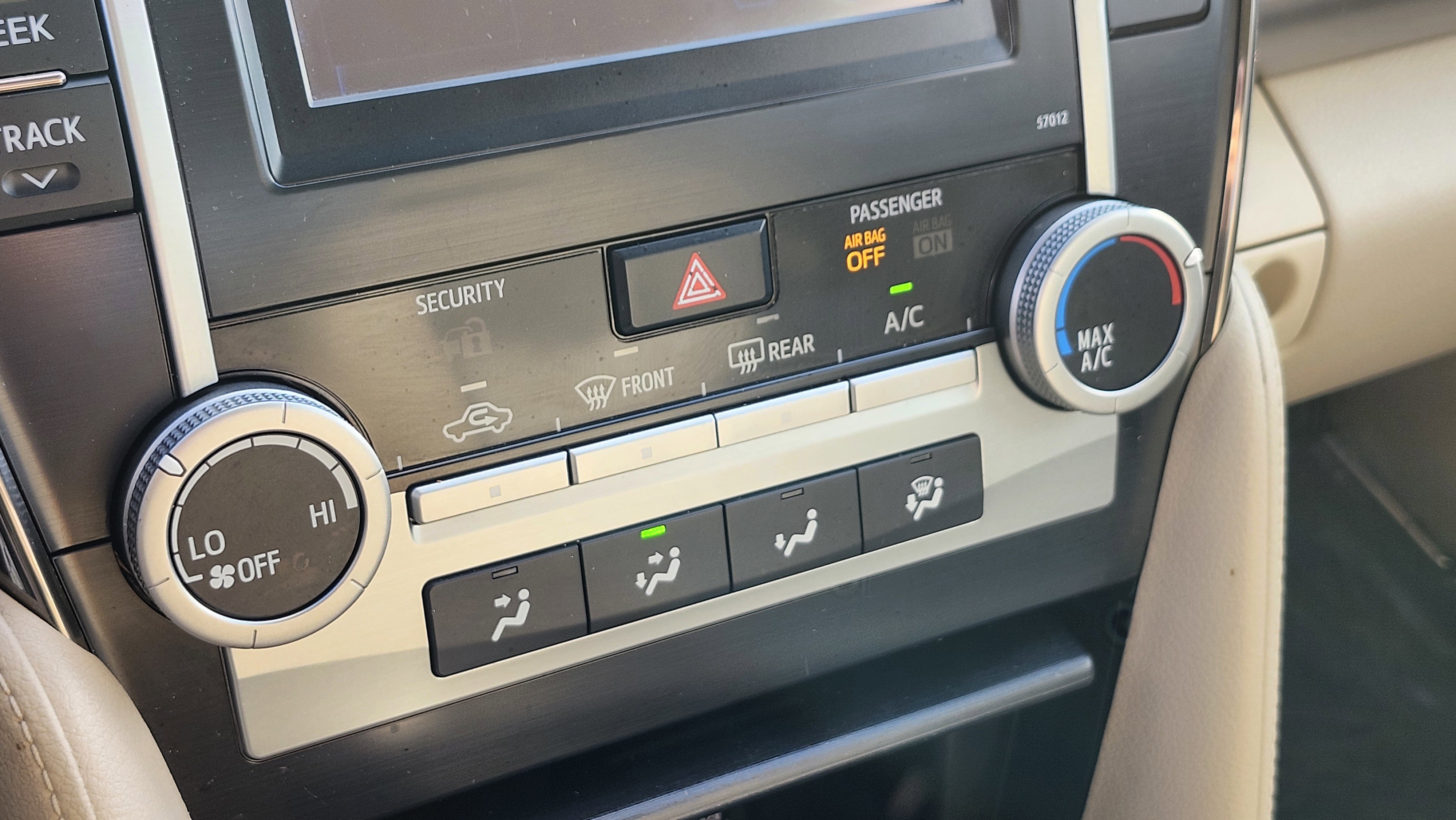 Used 2012 Toyota Camry LE image 24