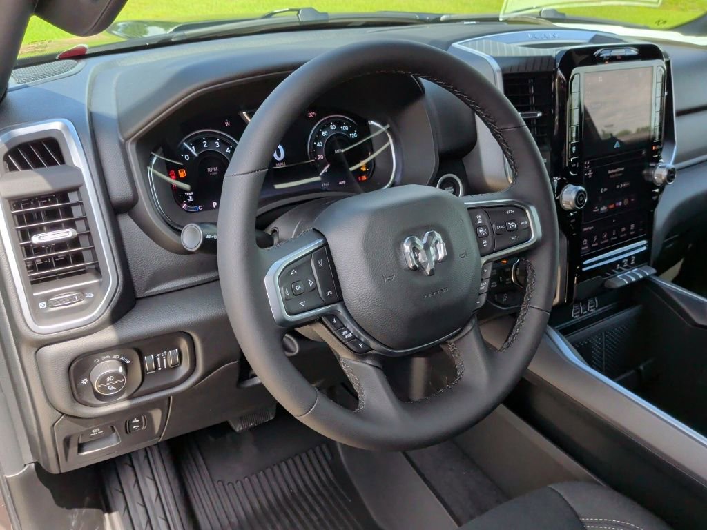 New 2026 RAM 1500 4x4 Crew Cab image 11