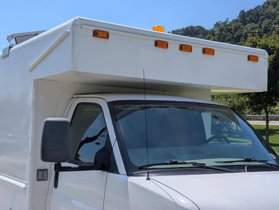 Used 2008 Chevrolet Express 3500 image 13