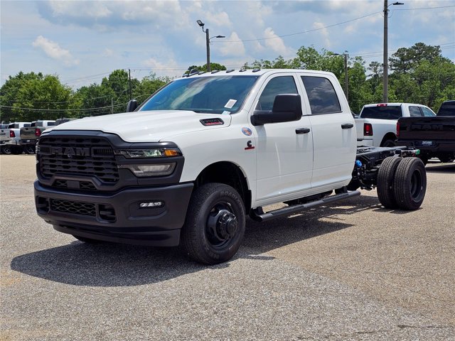 New 2026 RAM 3500 Tradesman AWD/4WD image 4