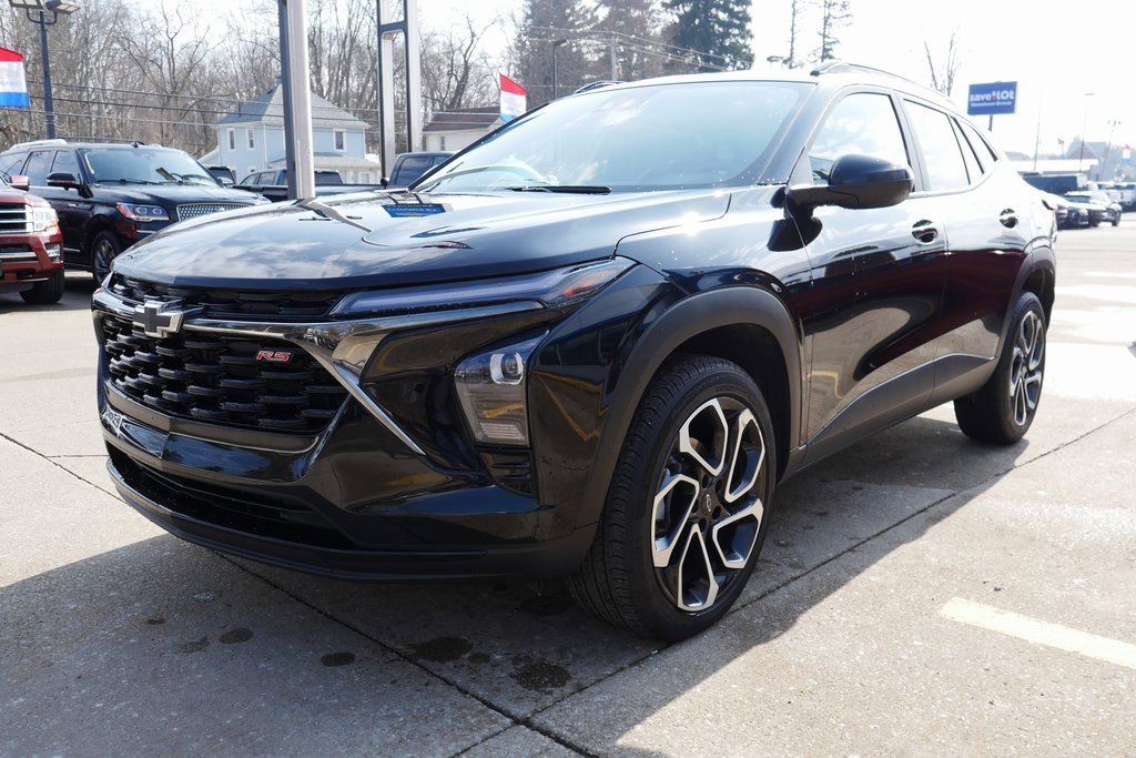 Used 2025 Chevrolet Trax RS image 32
