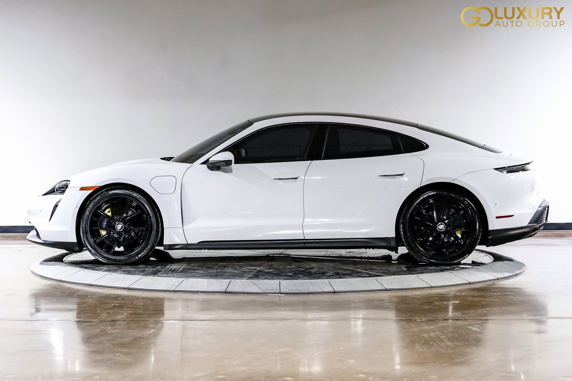 Used 2023 Porsche Taycan image 13