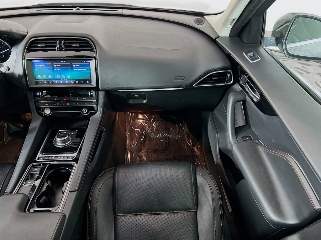 Used 2020 Jaguar F-PACE Prestige image 24