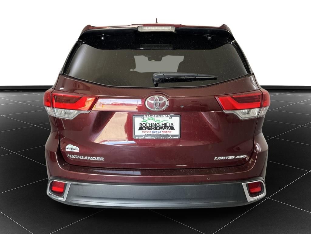Used 2018 Toyota Highlander Limited Platinum AWD/4WD image 4