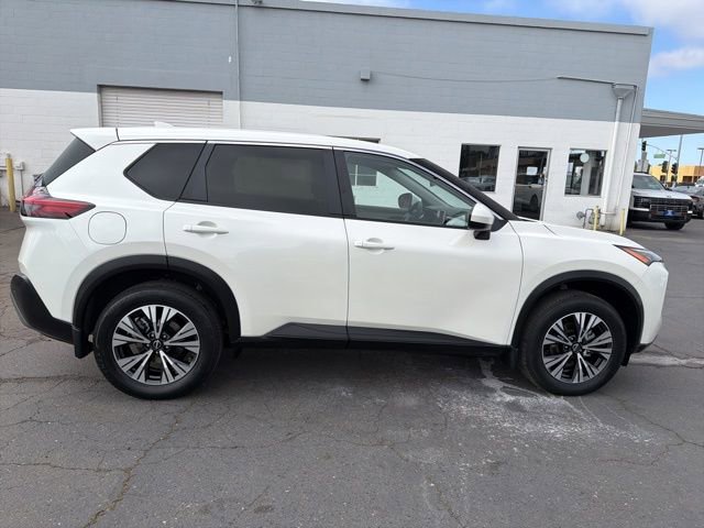 Used 2023 Nissan Rogue SV image 4