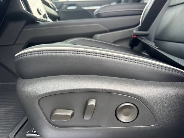 New 2026 GMC Acadia Denali w/ Super Cruise Package FWD image 16